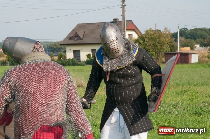 Zdjęcie w galerii na portalu naszraciborz.pl: Bawimy się historią... Grupa Rekonstrukcji Historycznej Armati świętowała mały jubileusz wiadomości z regionu