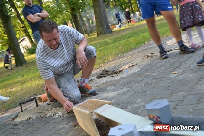 Zdjęcie w galerii na portalu naszraciborz.pl: W Kuźni Raciborskiej odbyły się VI Mistrzostwa Świata Gry w Kapsle wiadomości z regionu