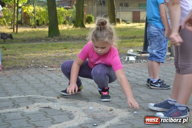 Zdjęcie w galerii na portalu naszraciborz.pl: W Kuźni Raciborskiej odbyły się VI Mistrzostwa Świata Gry w Kapsle wiadomości z regionu