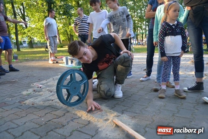 Zdjęcie w galerii na portalu naszraciborz.pl: W Kuźni Raciborskiej odbyły się VI Mistrzostwa Świata Gry w Kapsle wiadomości z regionu