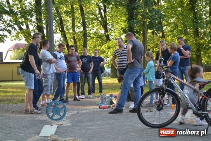 Zdjęcie w galerii na portalu naszraciborz.pl: W Kuźni Raciborskiej odbyły się VI Mistrzostwa Świata Gry w Kapsle wiadomości z regionu