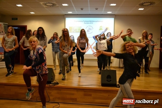 Zdjęcie w galerii na portalu naszraciborz.pl: Na zamku podsumowano Festiwal Multidyscyplinarny Racibórz 2016 wiadomości z regionu