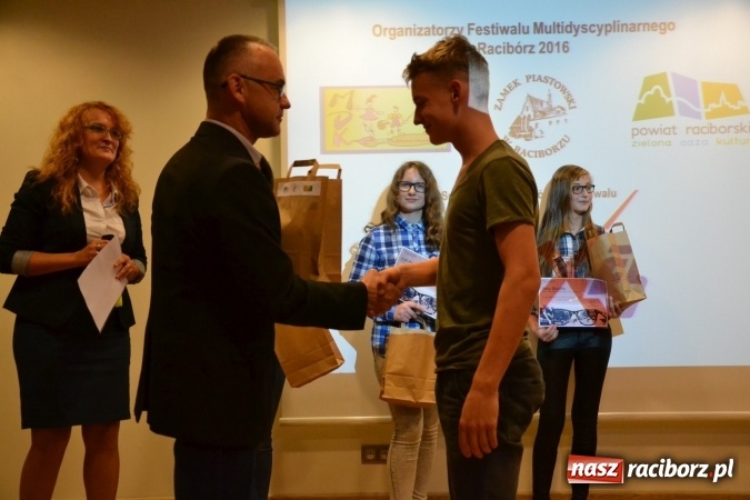 Zdjęcie w galerii na portalu naszraciborz.pl: Na zamku podsumowano Festiwal Multidyscyplinarny Racibórz 2016 wiadomości z regionu