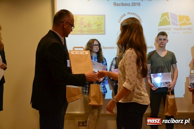 Zdjęcie w galerii na portalu naszraciborz.pl: Na zamku podsumowano Festiwal Multidyscyplinarny Racibórz 2016 wiadomości z regionu