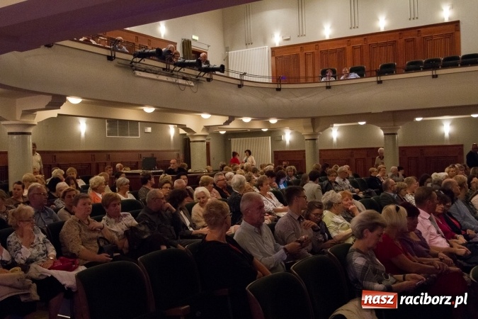 Zdjęcie w galerii na portalu naszraciborz.pl: Międzynarodowy Dzień Muzyki w Raciborzu. RCK zaprosił do krainy operetki  wiadomości z regionu