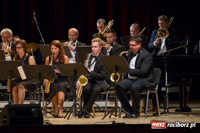 Zdjęcie w galerii na portalu naszraciborz.pl: Międzynarodowy Dzień Muzyki w Raciborzu. RCK zaprosił do krainy operetki  wiadomości z regionu