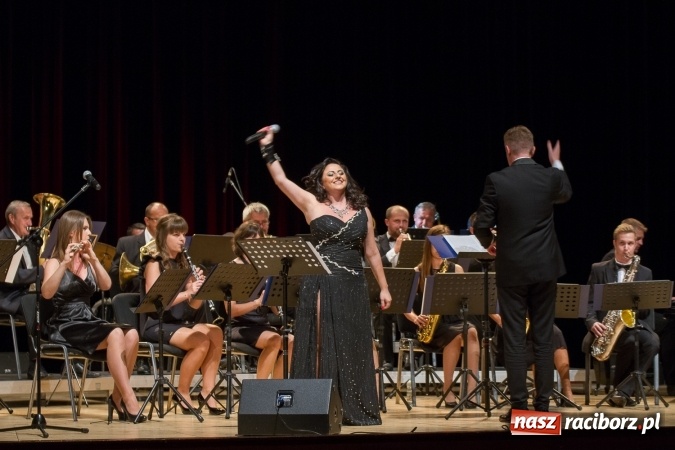 Zdjęcie w galerii na portalu naszraciborz.pl: Międzynarodowy Dzień Muzyki w Raciborzu. RCK zaprosił do krainy operetki  wiadomości z regionu