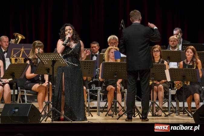 Zdjęcie w galerii na portalu naszraciborz.pl: Międzynarodowy Dzień Muzyki w Raciborzu. RCK zaprosił do krainy operetki  wiadomości z regionu