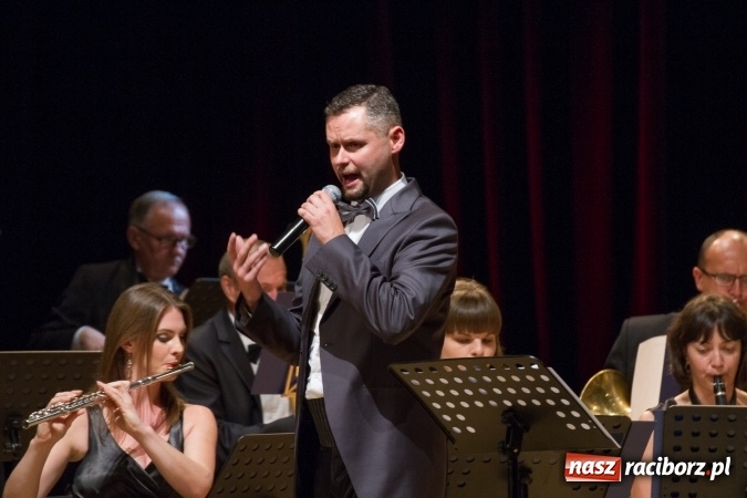 Zdjęcie w galerii na portalu naszraciborz.pl: Międzynarodowy Dzień Muzyki w Raciborzu. RCK zaprosił do krainy operetki  wiadomości z regionu
