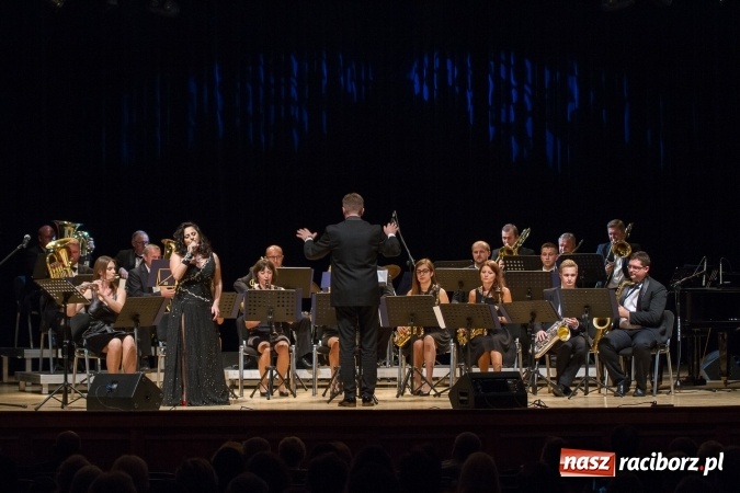 Zdjęcie w galerii na portalu naszraciborz.pl: Międzynarodowy Dzień Muzyki w Raciborzu. RCK zaprosił do krainy operetki  wiadomości z regionu