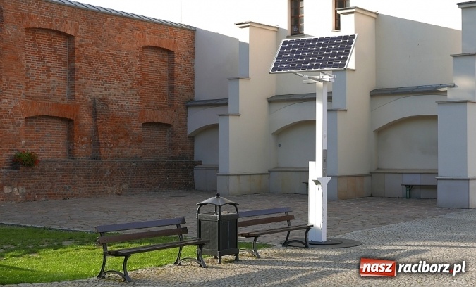 Zdjęcie w galerii na portalu naszraciborz.pl: Na Zamku Piastowskim pojawił się SMART Street Stick wiadomości z regionu