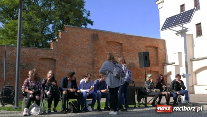 Zdjęcie w galerii na portalu naszraciborz.pl: Na Zamku Piastowskim pojawił się SMART Street Stick wiadomości z regionu