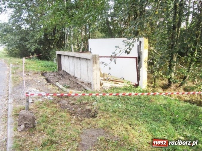 Zdjęcie w galerii na portalu naszraciborz.pl: Skutki sobotniego wypadku na Przeryciu przechodzą ludzkie wyobrażenie!  wiadomości z regionu