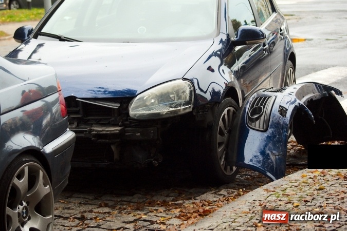 Zdjęcie w galerii na portalu naszraciborz.pl: Pechowy poniedziałek na drogach. Kolizje przy Mechaniku i na Drzewieckiego wiadomości z regionu