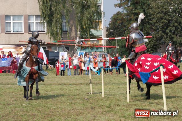 Zdjęcie w galerii na portalu naszraciborz.pl: Sport przez wieki i kraje wiadomości z regionu