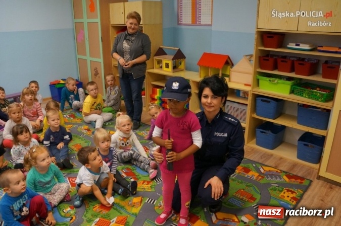Zdjęcie w galerii na portalu naszraciborz.pl: Mundurowi opowiadali o bezpieczeństwie wśród przedszkolaków  wiadomości z regionu