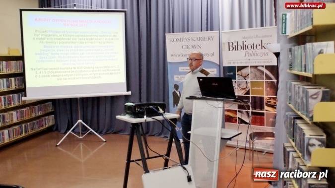 Zdjęcie w galerii na portalu naszraciborz.pl: Na co zagłosować? Reklama Budżetu Obywatelskiego w bibliotece  wiadomości z regionu