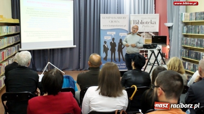Zdjęcie w galerii na portalu naszraciborz.pl: Na co zagłosować? Reklama Budżetu Obywatelskiego w bibliotece  wiadomości z regionu