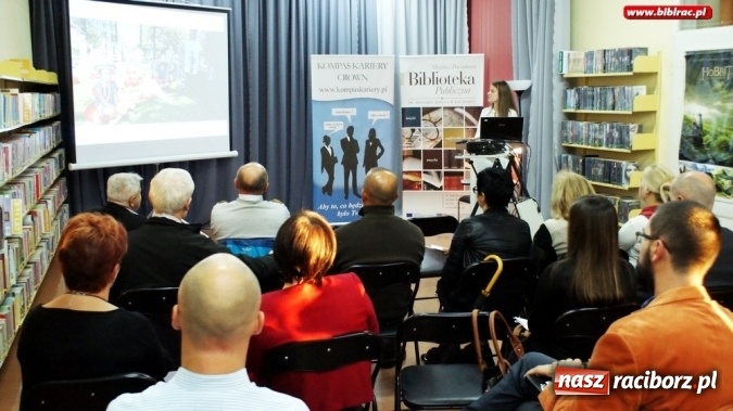 Zdjęcie w galerii na portalu naszraciborz.pl: Na co zagłosować? Reklama Budżetu Obywatelskiego w bibliotece  wiadomości z regionu