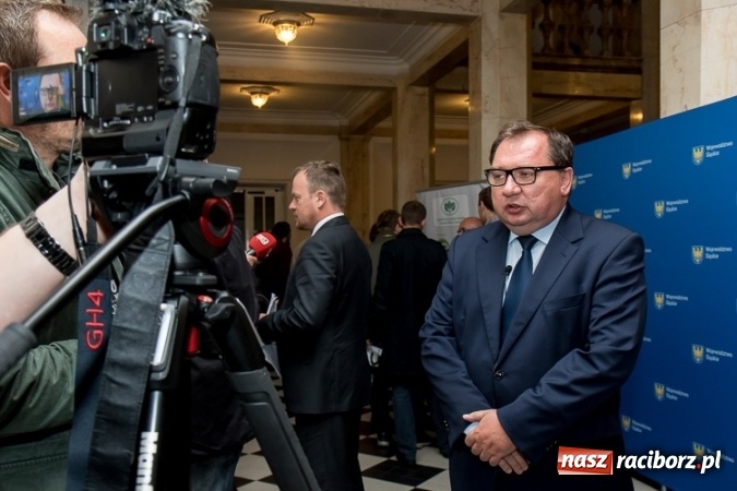 Zdjęcie w galerii na portalu naszraciborz.pl: Podtapianie samorządów. Marszałek przeciwko zmianom w prawie, które spowodują wzrost opłat za wodę  wiadomości z regionu