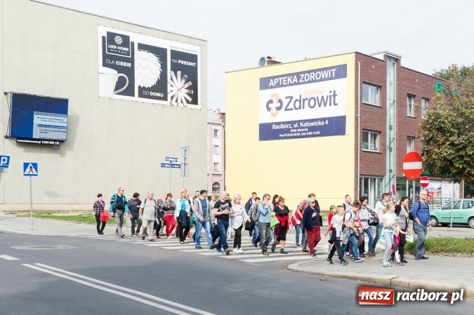 Zdjęcie w galerii na portalu naszraciborz.pl: Solidny akcent na zakończenie sezonu turystycznego. Sześciuset gości zwiedzało w niedzielę Racib&oacute;rz wiadomości z regionu