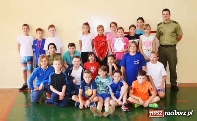 Zdjęcie w galerii na portalu naszraciborz.pl: Rozdano nagrody w konkursie Moje wspomnienia z wizyty w Śląskim Oddziale Straży Granicznej wiadomości z regionu