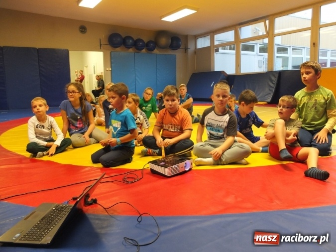 Zdjęcie w galerii na portalu naszraciborz.pl: Zajęcia profilaktyczne z Łamatorem  wiadomości z regionu