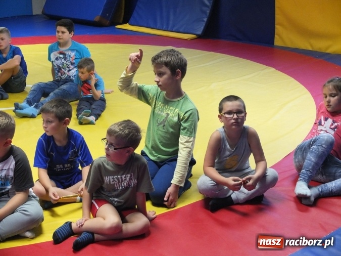 Zdjęcie w galerii na portalu naszraciborz.pl: Zajęcia profilaktyczne z Łamatorem  wiadomości z regionu