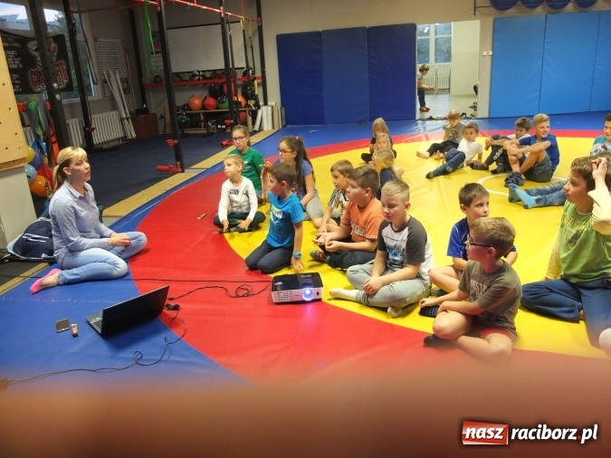 Zdjęcie w galerii na portalu naszraciborz.pl: Zajęcia profilaktyczne z Łamatorem  wiadomości z regionu