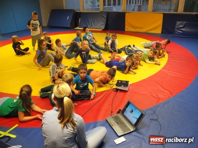 Zdjęcie w galerii na portalu naszraciborz.pl: Zajęcia profilaktyczne z Łamatorem  wiadomości z regionu