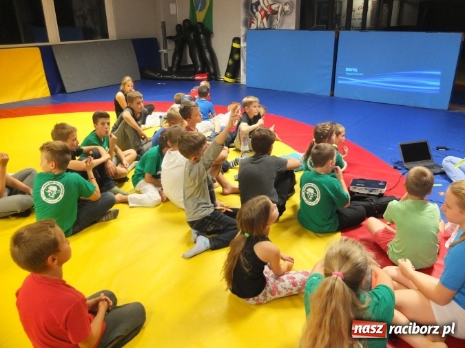 Zdjęcie w galerii na portalu naszraciborz.pl: Zajęcia profilaktyczne z Łamatorem  wiadomości z regionu