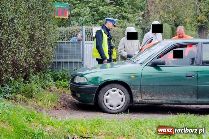 Zdjęcie w galerii na portalu naszraciborz.pl: Na Opawskiej zderzyły się fiat i skoda. Jedna osoba została zabrana do szpitala wiadomości z regionu