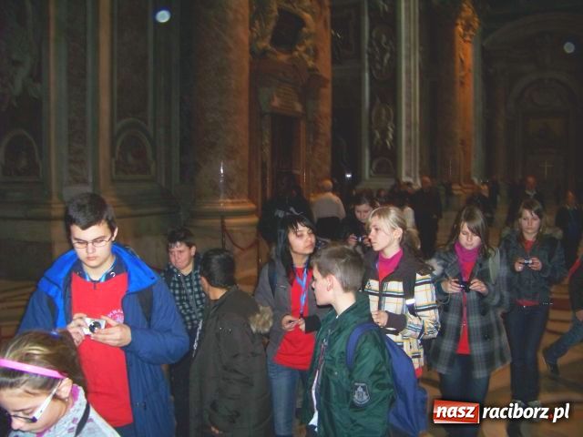 Zdjęcie w galerii na portalu naszraciborz.pl: Pielgrzymka G5 do Rzymu wiadomości z regionu
