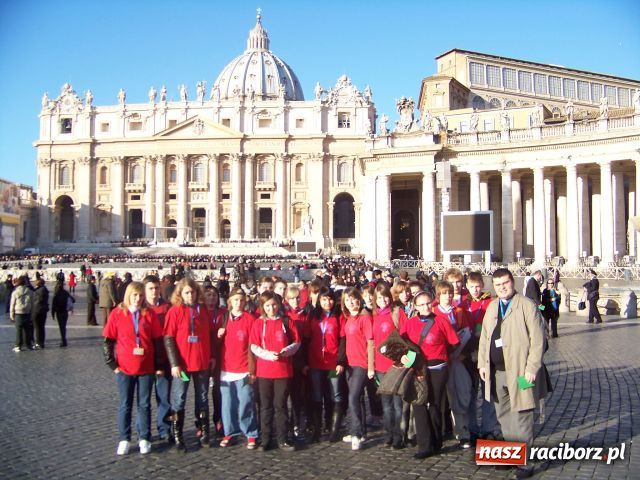 Zdjęcie w galerii na portalu naszraciborz.pl: Pielgrzymka G5 do Rzymu wiadomości z regionu