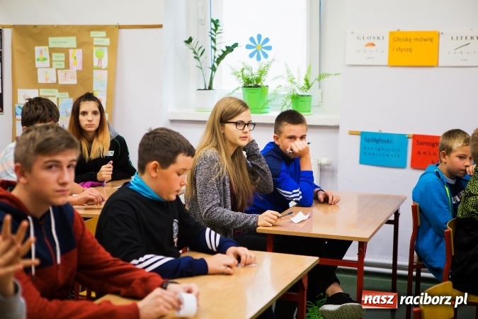 Zdjęcie w galerii na portalu naszraciborz.pl: Młody Saper 2016: Uczniowie ZSP w Brzeźnicy szukali niewybuchów wiadomości z regionu