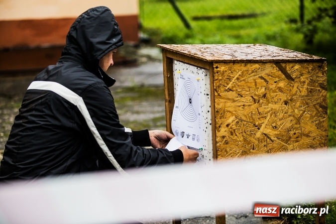 Zdjęcie w galerii na portalu naszraciborz.pl: Młody Saper 2016: Uczniowie ZSP w Brzeźnicy szukali niewybuchów wiadomości z regionu
