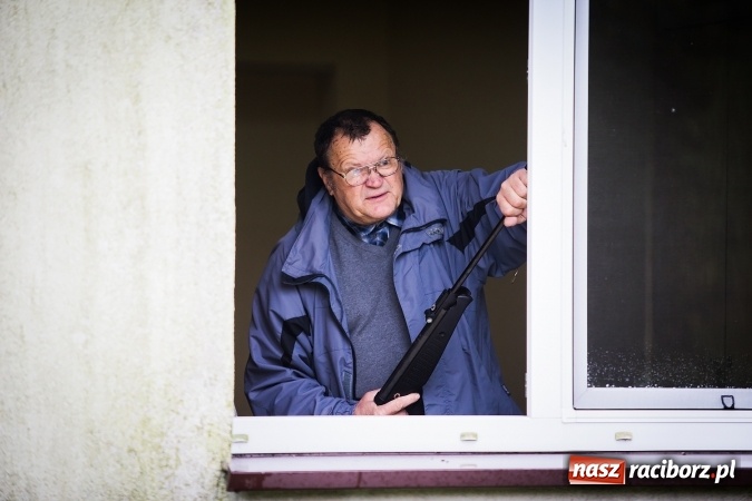 Zdjęcie w galerii na portalu naszraciborz.pl: Młody Saper 2016: Uczniowie ZSP w Brzeźnicy szukali niewybuchów wiadomości z regionu