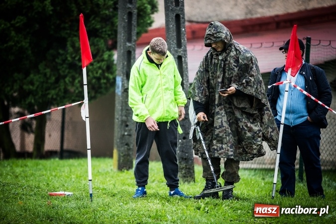 Zdjęcie w galerii na portalu naszraciborz.pl: Młody Saper 2016: Uczniowie ZSP w Brzeźnicy szukali niewybuchów wiadomości z regionu