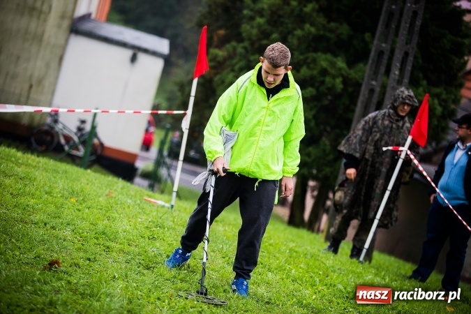 Zdjęcie w galerii na portalu naszraciborz.pl: Młody Saper 2016: Uczniowie ZSP w Brzeźnicy szukali niewybuchów wiadomości z regionu