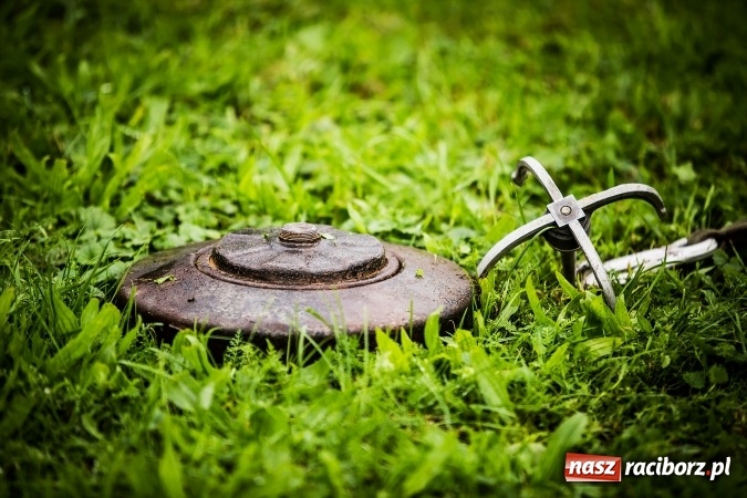 Zdjęcie w galerii na portalu naszraciborz.pl: Młody Saper 2016: Uczniowie ZSP w Brzeźnicy szukali niewybuchów wiadomości z regionu