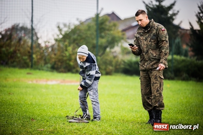 Zdjęcie w galerii na portalu naszraciborz.pl: Młody Saper 2016: Uczniowie ZSP w Brzeźnicy szukali niewybuchów wiadomości z regionu