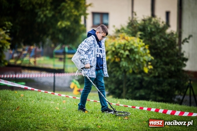 Zdjęcie w galerii na portalu naszraciborz.pl: Młody Saper 2016: Uczniowie ZSP w Brzeźnicy szukali niewybuchów wiadomości z regionu