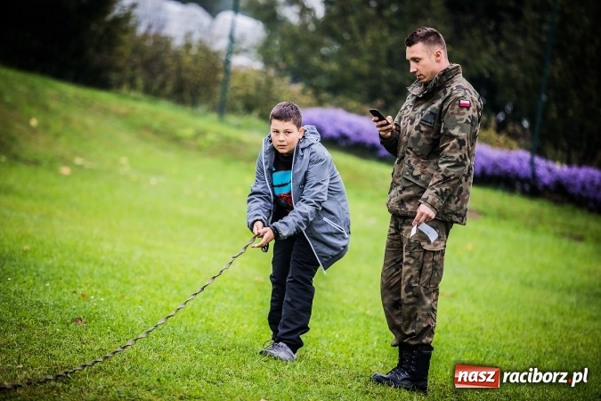 Zdjęcie w galerii na portalu naszraciborz.pl: Młody Saper 2016: Uczniowie ZSP w Brzeźnicy szukali niewybuchów wiadomości z regionu