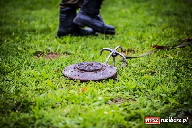 Zdjęcie w galerii na portalu naszraciborz.pl: Młody Saper 2016: Uczniowie ZSP w Brzeźnicy szukali niewybuchów wiadomości z regionu