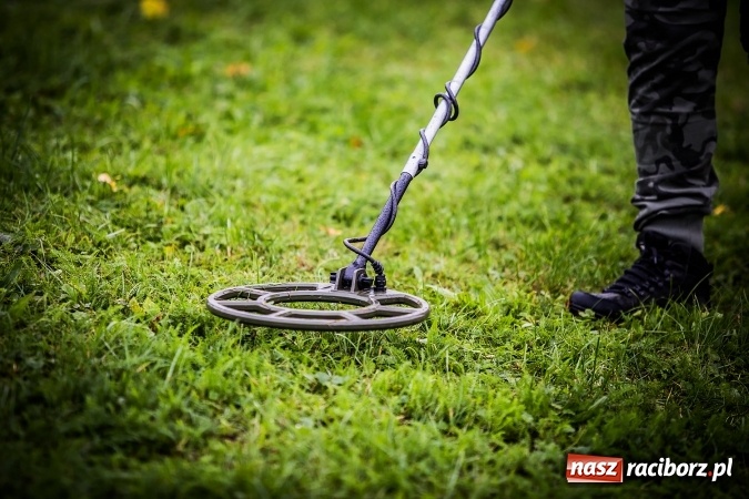 Zdjęcie w galerii na portalu naszraciborz.pl: Młody Saper 2016: Uczniowie ZSP w Brzeźnicy szukali niewybuchów wiadomości z regionu