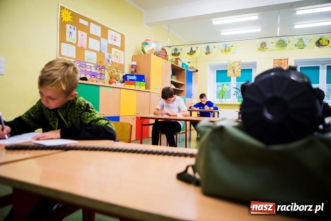 Zdjęcie w galerii na portalu naszraciborz.pl: Młody Saper 2016: Uczniowie ZSP w Brzeźnicy szukali niewybuchów wiadomości z regionu