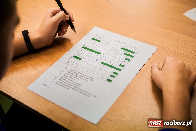 Zdjęcie w galerii na portalu naszraciborz.pl: Młody Saper 2016: Uczniowie ZSP w Brzeźnicy szukali niewybuchów wiadomości z regionu