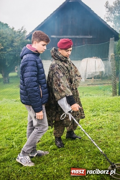 Zdjęcie w galerii na portalu naszraciborz.pl: Młody Saper 2016: Uczniowie ZSP w Brzeźnicy szukali niewybuchów wiadomości z regionu