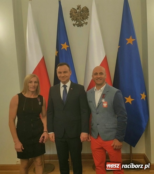 Zdjęcie w galerii na portalu naszraciborz.pl: Krzysztof Ołenczyn odznaczony Srebrnym Krzyżem Zasługi wiadomości z regionu