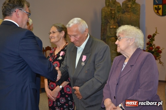 Zdjęcie w galerii na portalu naszraciborz.pl: Dwadzieścia pięć par z gminy Krzyżanowice świętowało dziś złote gody wiadomości z regionu